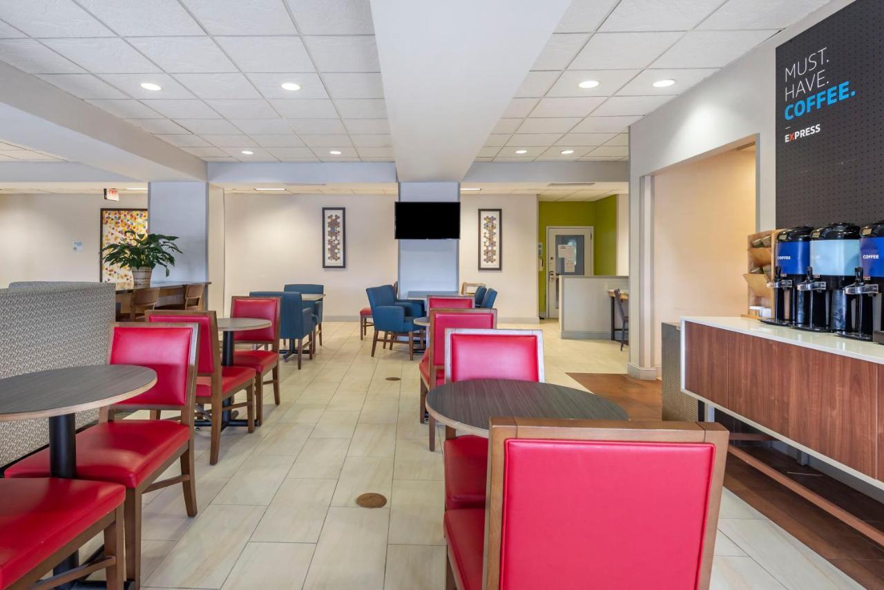 Express Charlotte West - By Ihg 2*